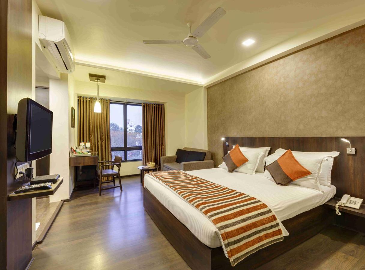 Regenta Place Raysons Kolhapur Exterior photo